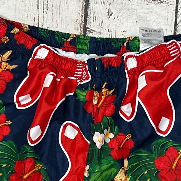Boston Red Sox Floral MLB Baseball Womens Hawaiian Shorts - Picture 2 of 6